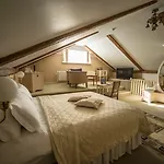 Ammende Restaurant And Hotel