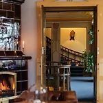 Ammende Restaurant And Hotel