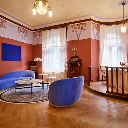 Ammende Restaurant And Hotel