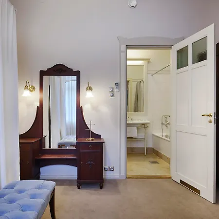 Ammende Restaurant And Hotel