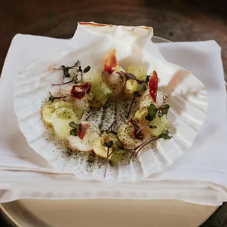 Ammende Restaurant And 호텔