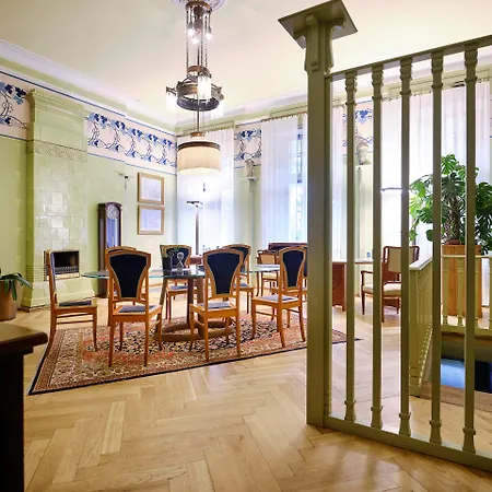 Ammende Restaurant And Ξενοδοχείο Παρνού