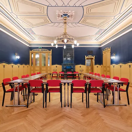 Ammende Restaurant And 호텔