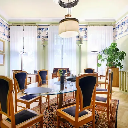 Ammende Restaurant And 5* Parnu