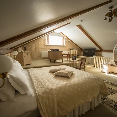 Ammende Restaurant And Hotel