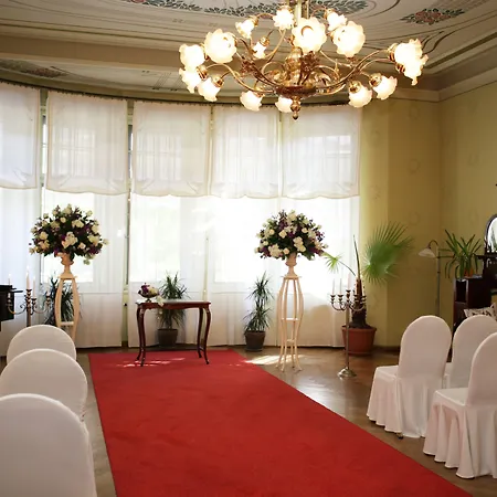 Hotel Ammende Restaurant And 5*