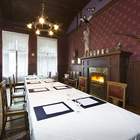 Ammende Restaurant And 5*