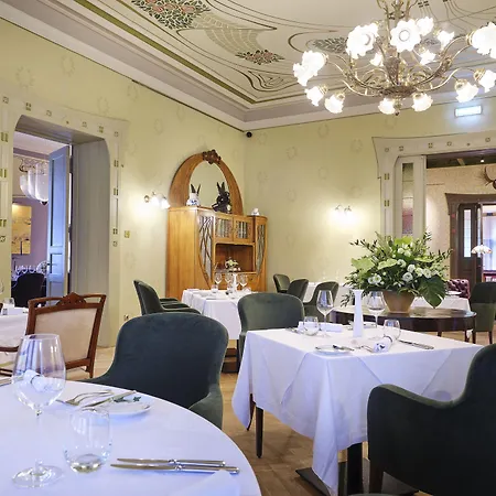 Hotel Ammende Restaurant And 5*