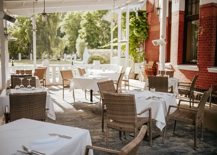 Hotel Ammende Restaurant And 5*