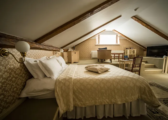 Ammende Restaurant And Hotel