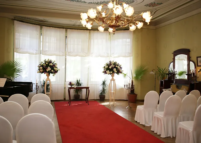 Hotel Ammende Restaurant And 5*