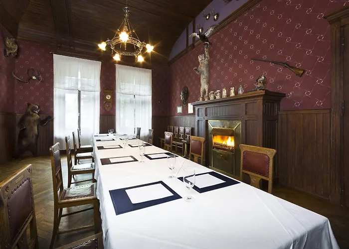 Ammende Restaurant And 5*