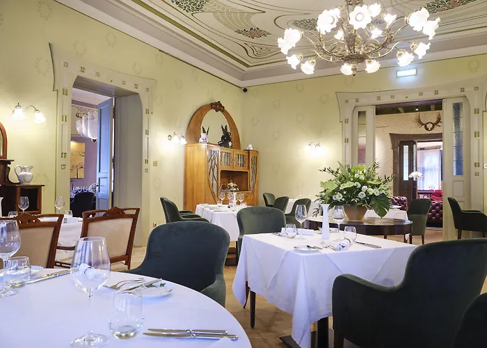 Hotel Ammende Restaurant And 5*