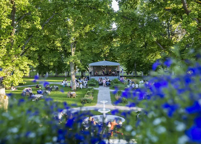 Ammende Restaurant And Hotel